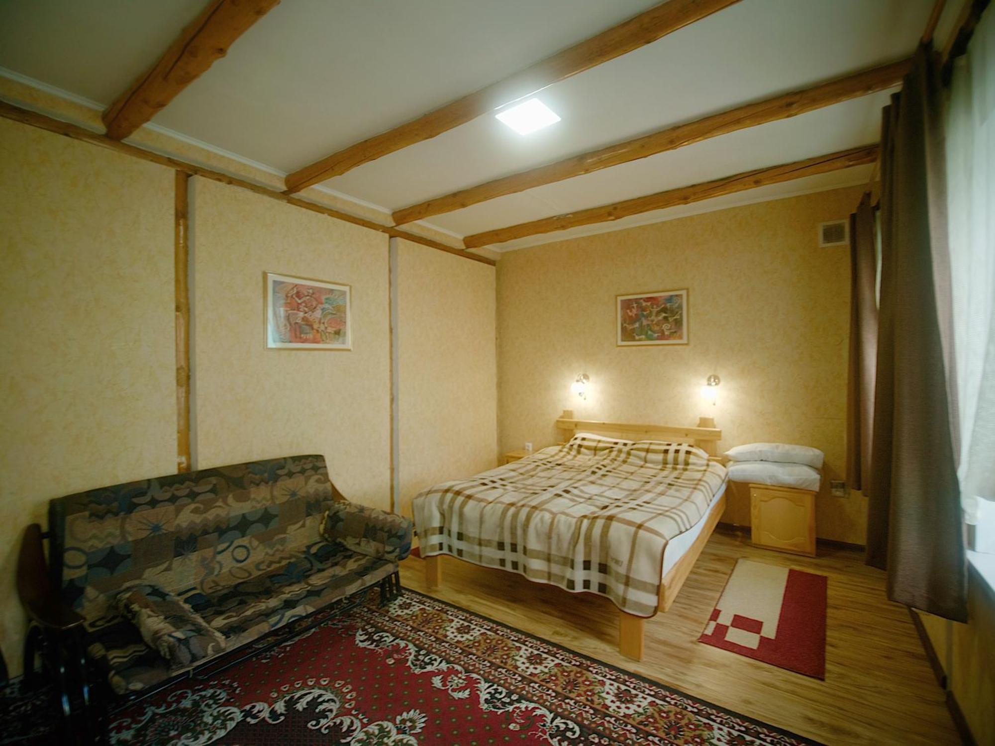 Guesthouse Alakol Karakol Exteriör bild