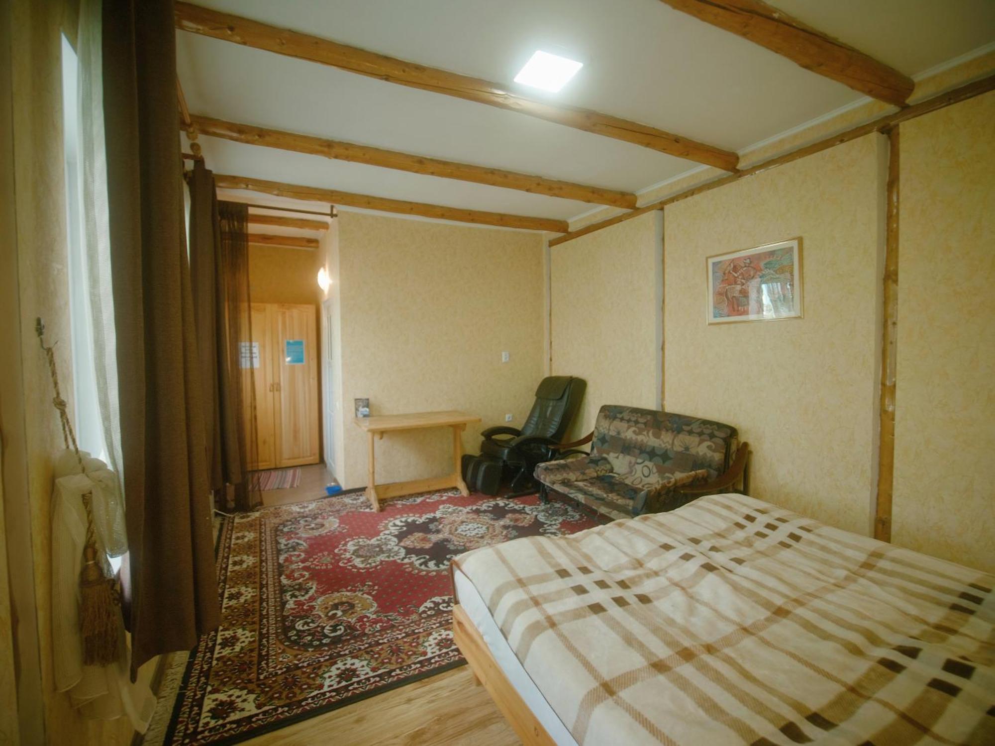 Guesthouse Alakol Karakol Exteriör bild
